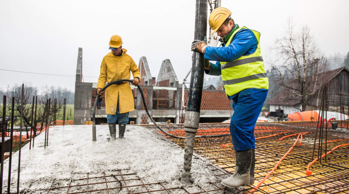 Em resumo, a utilização de concretagem usinada representa um avanço significativo na engenharia civil, oferecendo não apenas concreto de alta qualidade, mas também benefícios tangíveis em termos de eficiência, durabilidade e sustentabilidade em uma variedade de aplicações construtivas.